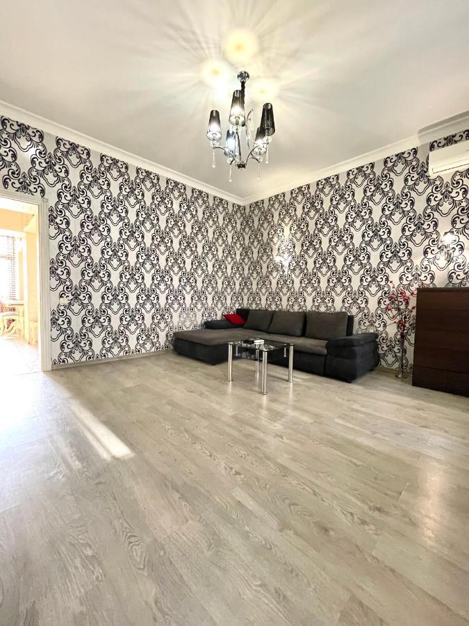 Cozy Apartment On Greek Street 15 오데사 외부 사진