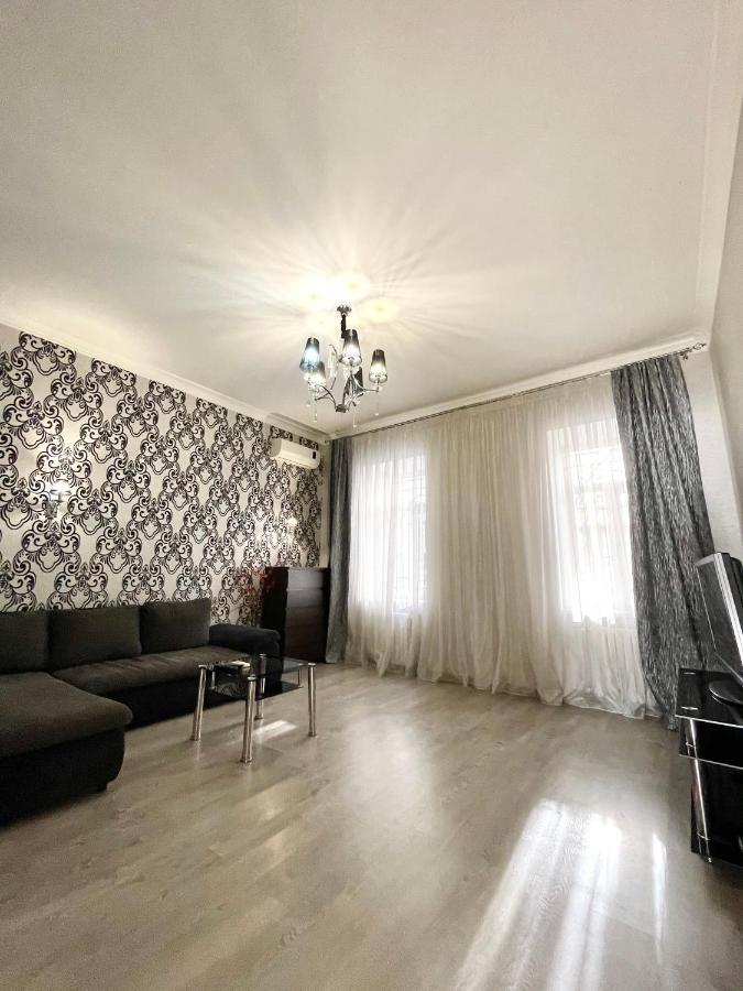 Cozy Apartment On Greek Street 15 오데사 외부 사진